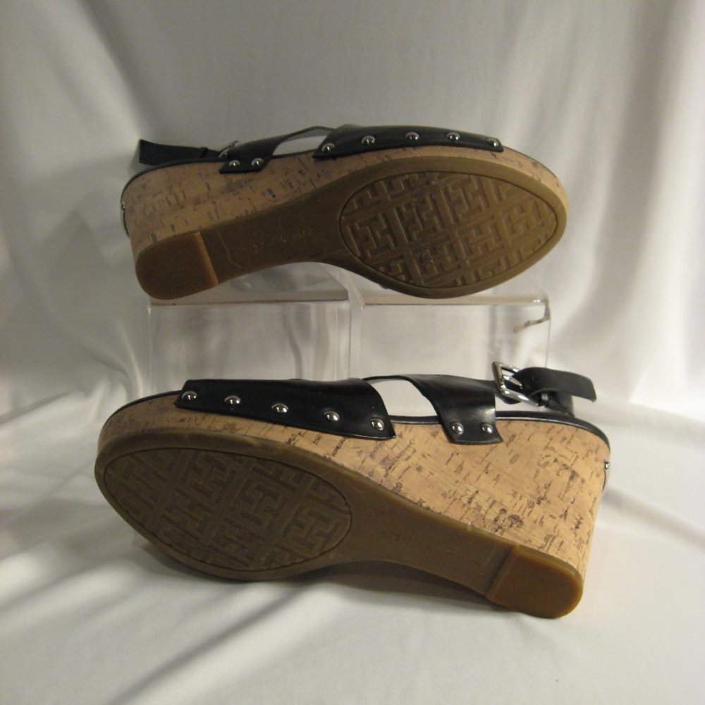 TOMMY HILFIGER SIZ. 8.5 M STRAPPY BLACK CORK WEDGE SANDALS - NICE! - Picture 5 of 7